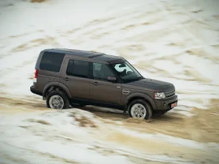 Полчетвёртого. Выясняем, чем старый Land Rover Discovery хуже новых двух