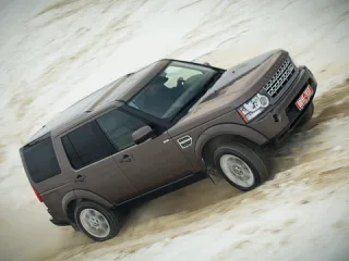 Полчетвёртого. Выясняем, чем старый Land Rover Discovery хуже новых двух