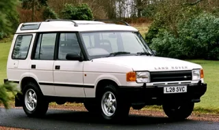 Полчетвёртого. Выясняем, чем старый Land Rover Discovery хуже новых двух