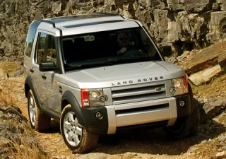 Полчетвёртого. Выясняем, чем старый Land Rover Discovery хуже новых двух