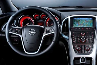 Важелі любові. Чи дотягнуть нові тяги хетчбек Opel Astra до Гольфа?