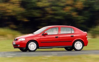 Важелі любові. Чи дотягнуть нові тяги хетчбек Opel Astra до Гольфа?