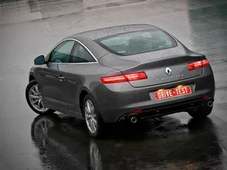 Одно купе до дачи. Внимаем странным звукам из-под капота купе Renault Laguna