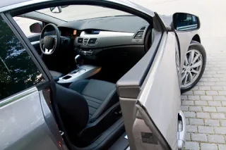 Одно купе до дачи. Внимаем странным звукам из-под капота купе Renault Laguna