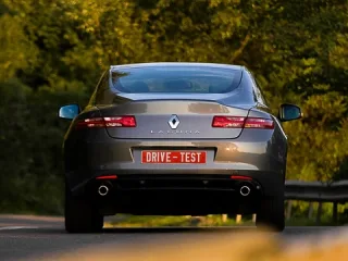 Одно купе до дачи. Внимаем странным звукам из-под капота купе Renault Laguna