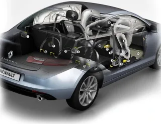 Одно купе до дачи. Внимаем странным звукам из-под капота купе Renault Laguna