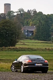 Ангели і демони. Розбираємось, до якої армії належить хетчбек Porsche Panamera