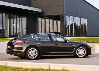 Ангели і демони. Розбираємось, до якої армії належить хетчбек Porsche Panamera