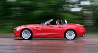 Нелёгкое поведение. Стоит ли по-прежнему оставаться мужиком за рулём BMW Z4