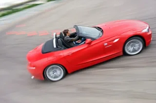 Нелёгкое поведение. Стоит ли по-прежнему оставаться мужиком за рулём BMW Z4