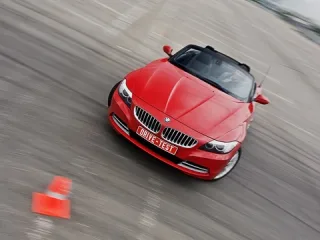 Нелёгкое поведение. Стоит ли по-прежнему оставаться мужиком за рулём BMW Z4