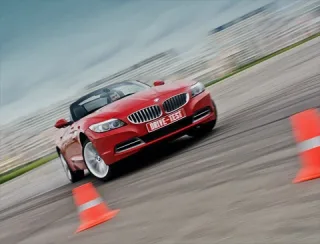 Нелёгкое поведение. Стоит ли по-прежнему оставаться мужиком за рулём BMW Z4