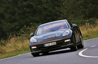 Ангели і демони. Розбираємось, до якої армії належить хетчбек Porsche Panamera