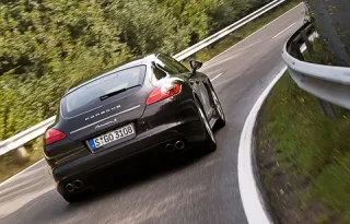 Ангели і демони. Розбираємось, до якої армії належить хетчбек Porsche Panamera