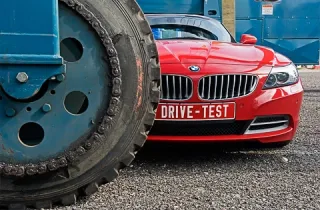 Нелёгкое поведение. Стоит ли по-прежнему оставаться мужиком за рулём BMW Z4