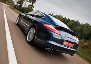 Ангели і демони. Розбираємось, до якої армії належить хетчбек Porsche Panamera