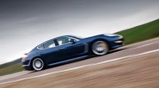 Ангели і демони. Розбираємось, до якої армії належить хетчбек Porsche Panamera