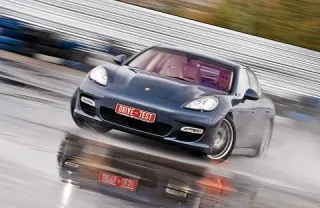 Ангели і демони. Розбираємось, до якої армії належить хетчбек Porsche Panamera