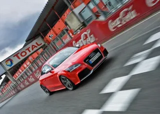 Незлой дух. Кому предназначена самая быстрая версия Audi TT?