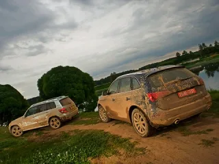 Князи в грязи. Audi Q5 и Mercedes GLK выясняют отношения
