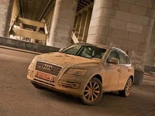 Князи в грязи. Audi Q5 и Mercedes GLK выясняют отношения