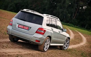 Князи в грязи. Audi Q5 и Mercedes GLK выясняют отношения