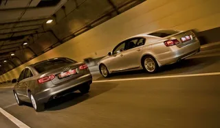 Однополярний світ. Зіштовхуємо лобами Mercedes E-класу, Audi A6 та Lexus GS