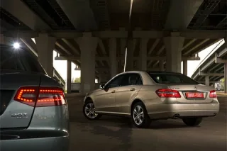 Однополярний світ. Зіштовхуємо лобами Mercedes E-класу, Audi A6 та Lexus GS