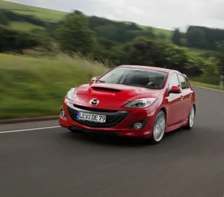 Бытовой дарвинизм. Выясняем, как изменился «горячий» хэтчбек Mazda3 MPS