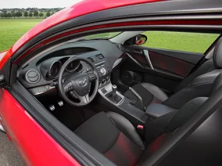 Бытовой дарвинизм. Выясняем, как изменился «горячий» хэтчбек Mazda3 MPS