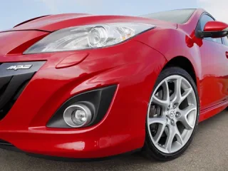 Бытовой дарвинизм. Выясняем, как изменился «горячий» хэтчбек Mazda3 MPS