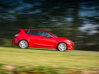 Бытовой дарвинизм. Выясняем, как изменился «горячий» хэтчбек Mazda3 MPS