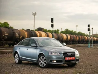 Однополярний світ. Зіштовхуємо лобами Mercedes E-класу, Audi A6 та Lexus GS