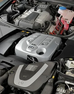Однополярний світ. Зіштовхуємо лобами Mercedes E-класу, Audi A6 та Lexus GS