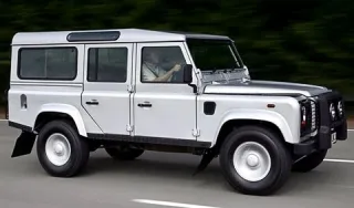 Мёртвые головы. Сталкиваем в грязь Land Rover Defender и Jeep Wrangler