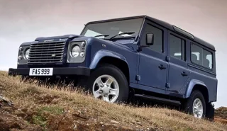 Мёртвые головы. Сталкиваем в грязь Land Rover Defender и Jeep Wrangler
