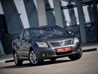 Служебный роман. Выясняем, как Avensis выполняет своё прямое предназначение