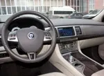 Jaguar XF: обитатель городских саванн.