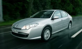 Renault Laguna.