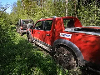 УАЗ Патріот, Land Rover Defender, Ford Ranger.