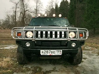 Hummer H2.