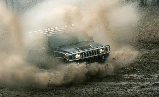 Hummer H2.