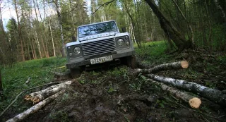 УАЗ Патріот, Land Rover Defender, Ford Ranger.