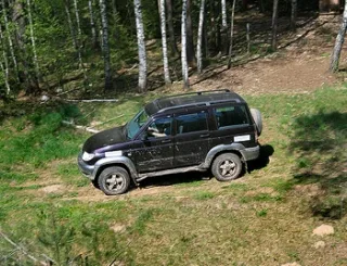 УАЗ Патріот, Land Rover Defender, Ford Ranger.