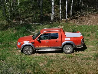 УАЗ Патріот, Land Rover Defender, Ford Ranger.