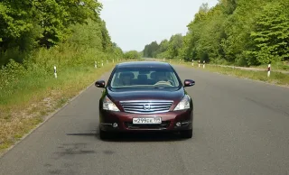 Nissan Teana.