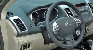 Citroen C-Crosser.