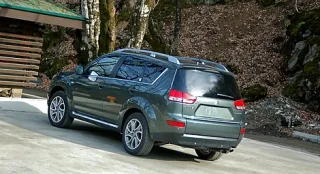 Citroen C-Crosser.