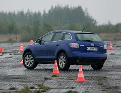Mazda CX-7.
