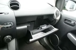 MAZDA2